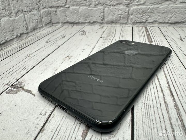 iPhone 8, 64 ГБ