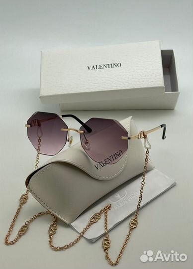 Солнцезащитные очки женские valentino