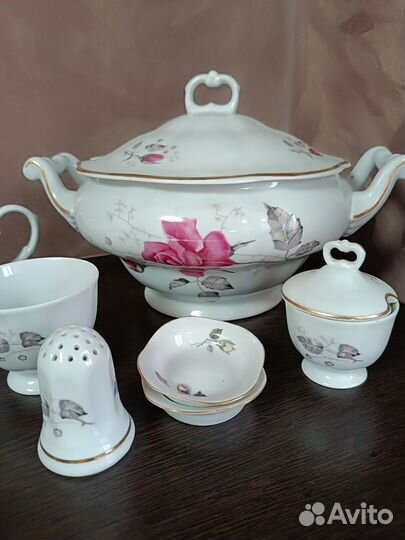 Супница, соусница и набор для специй