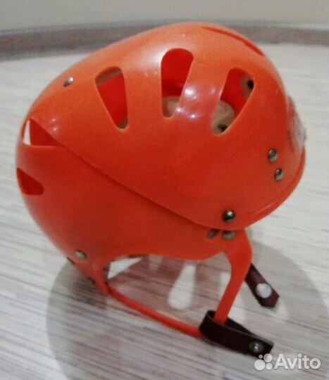 Раритетный хоккейный шлем