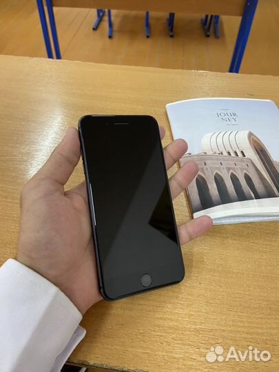 iPhone 8 Plus, 64 ГБ