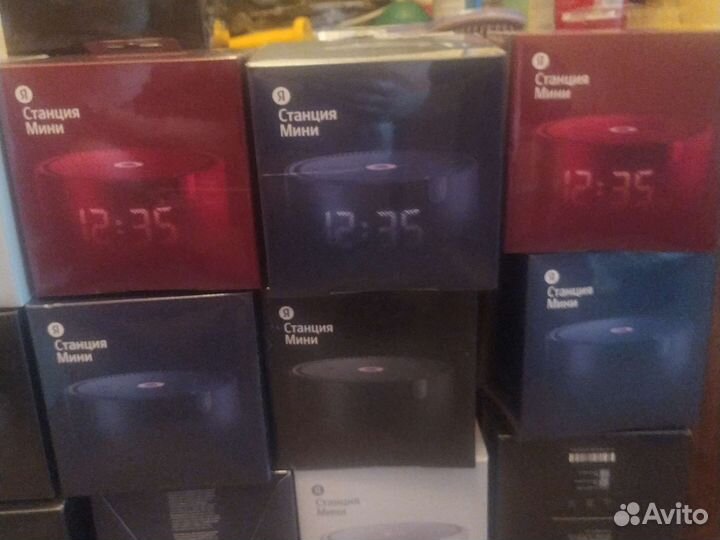 Яндекс станция алиса с часами и без
