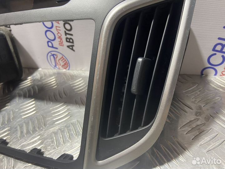 Рамка магнитолы Hyundai Creta I