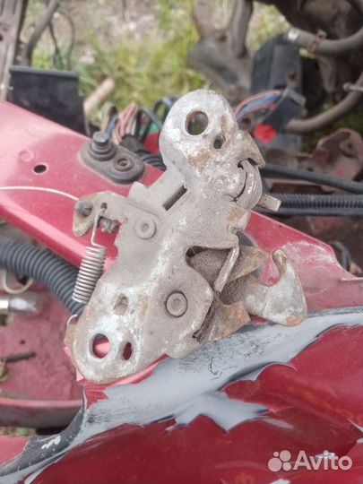 Замок капота Peugeot 206