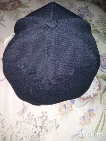 Бейсболка новая