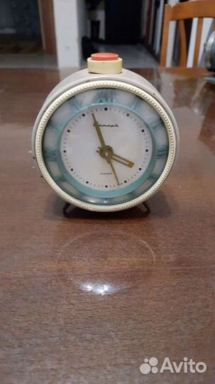 Будильники СССР Ереван, Слава, Янтарь