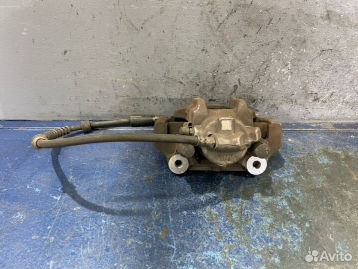 Суппорт передний правый Bmw 1 F20