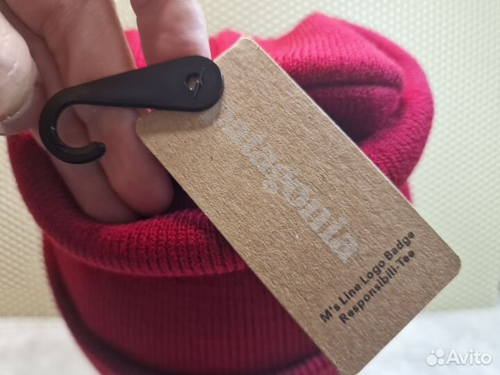 Зимняя шапка Patagonia красного цвета