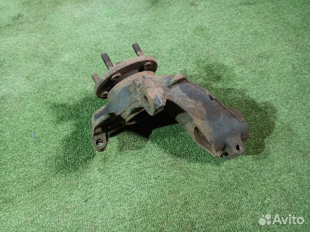 Поворотный кулак передний левый Ford Focus 3