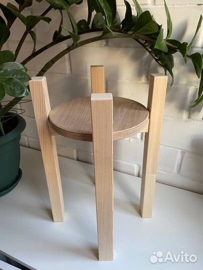 Подставка из дерева для цветов