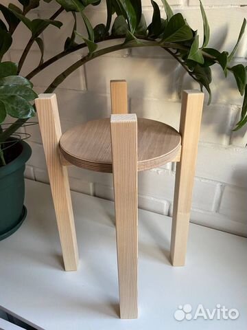 Подставка из дерева для цветов