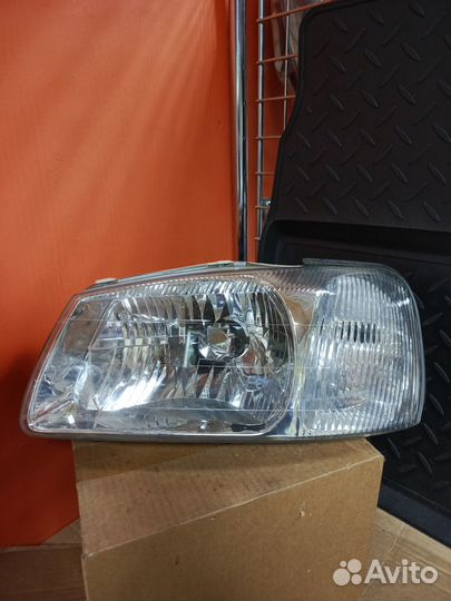 Фара левая Hyundai Accent Hyundai/Kia 082211116L