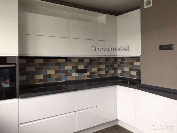 Кухни и шкафы из дерева, эмали Италия на заказ