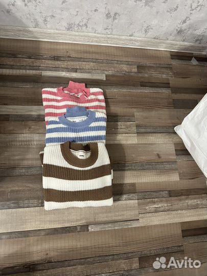 Пакет вещей для девушки: брюки, свитера