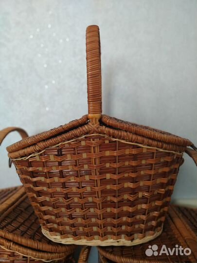 Корзина плетеная с крышкой
