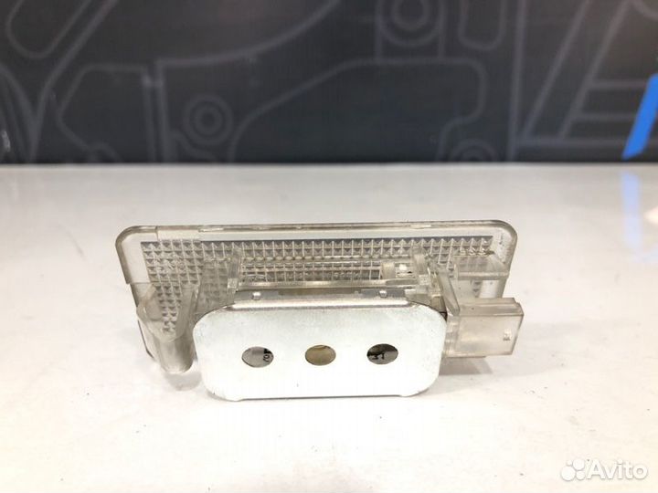 Плафон багажника Bmw 528I E39 M52B28 1998