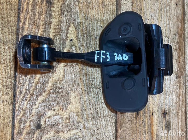 Ограничитель задней двери ford focus 3