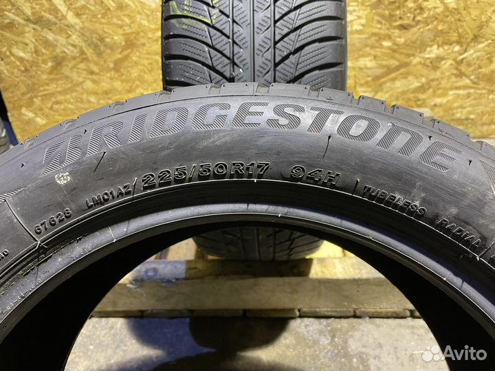 Bridgestone Blizzak LM-001 225/50 R17