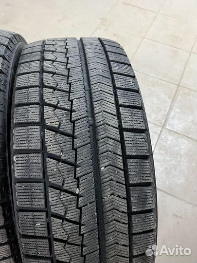 Bridgestone Blizzak VRX 215/55 R16