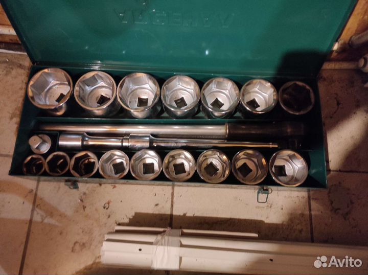 Инструментальный ящик на грузовик