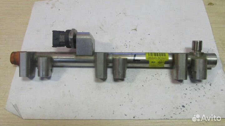 Рейка топливная (рампа) левая с датчиком