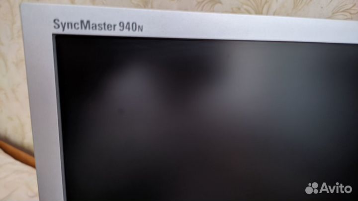 Монитор Samsung syncmaster 940n (19дюймов)