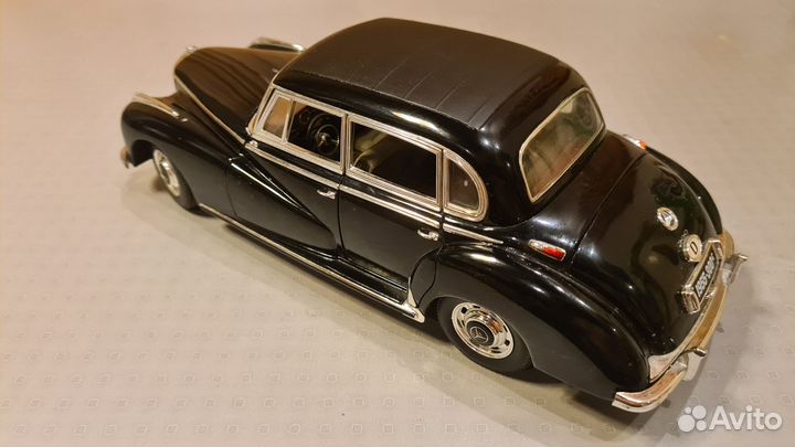 Коллекционная модель 1/18