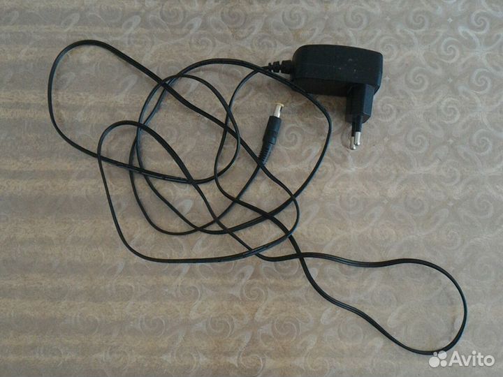 Беспроводные наушники Sony со станцией