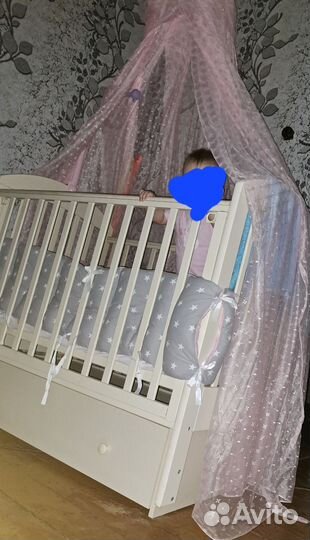 Балдахин в кроватку розовый