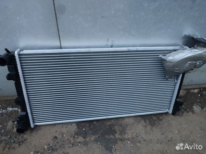 Радиатор охлаждения VW polo/Skoda