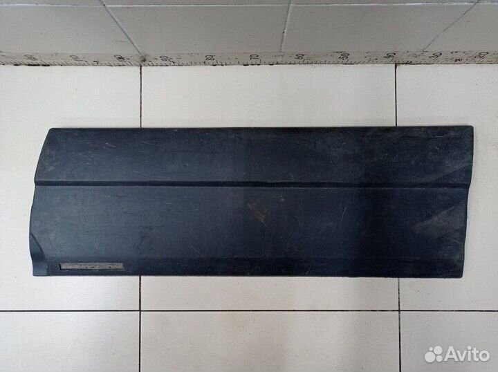 Молдинг двери передний правый Chevrolet Niva