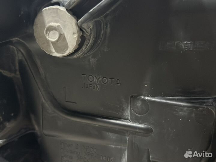 Фара двухлинзовая оригинал Toyota camry v55