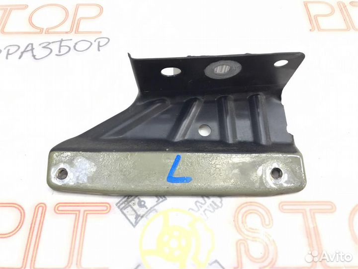 Кронштейн переднего крыла левый Nissan Qashqai (J