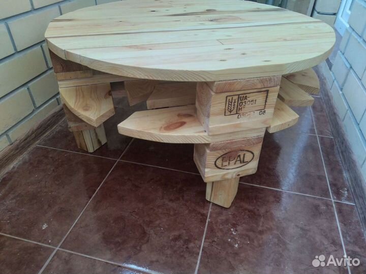 Продаётся журнальный столик