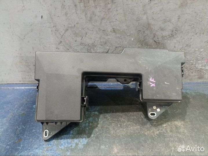 Блок предохранителей Jaguar Xf X250