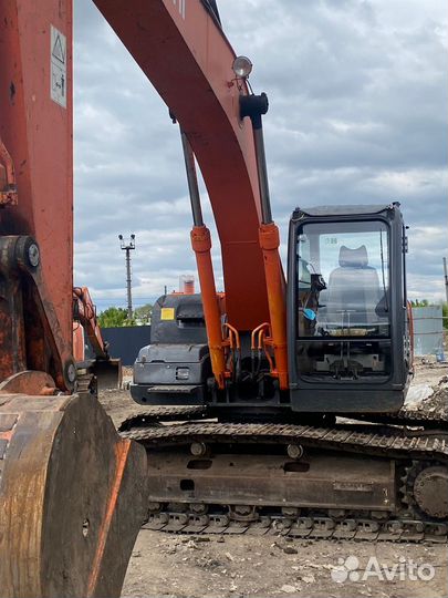 Гусеничный экскаватор Hitachi ZX200-3, 2007