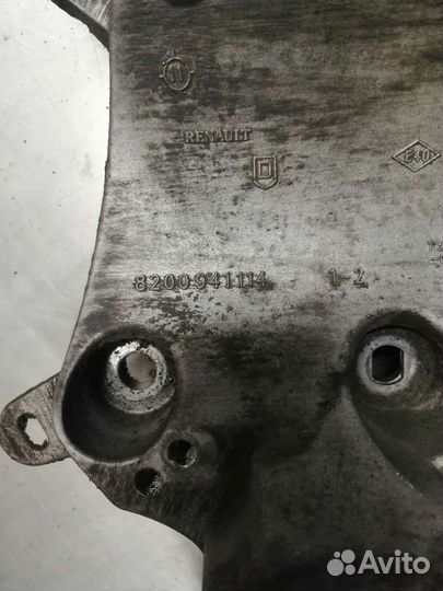 Кронштейн генератора Рено Логан Сандеро