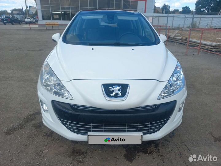 Peugeot 308, 2011