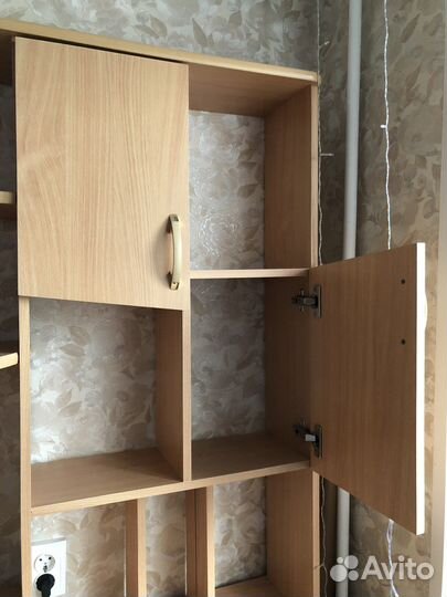 Компактный компьютерный стол