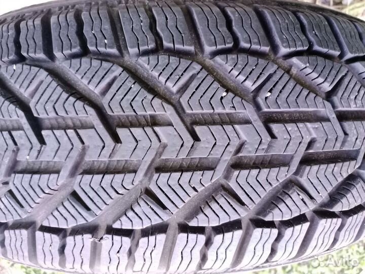Kormoran Snow 215/55 R17 98V
