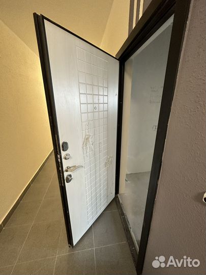 Дверь входная металлическая