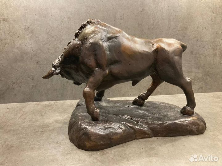 Критский золоторогий бык (бронза)