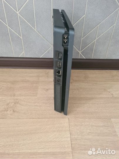 Sony playstation 4 PS4 slim