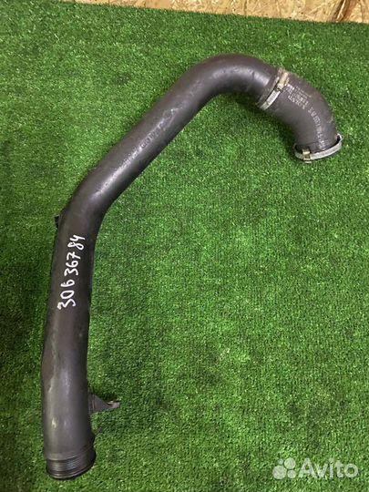 Патрубок интеркулера на Volvo S80 S60 B5254T6 T14