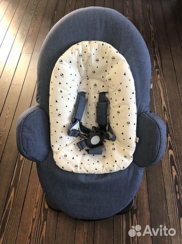 Шезлонг stokke steps bouncer