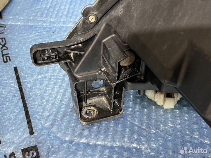 Фара правая Nissan Patrol Y62