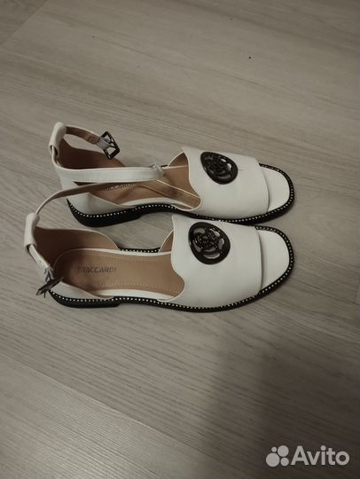 Босоножки женские