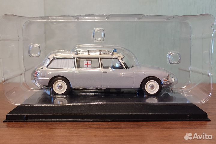 Моделька машинки citroen ID 19 