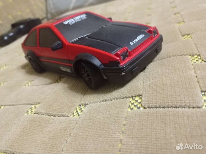 Радиоуправляемая машина для дрифта