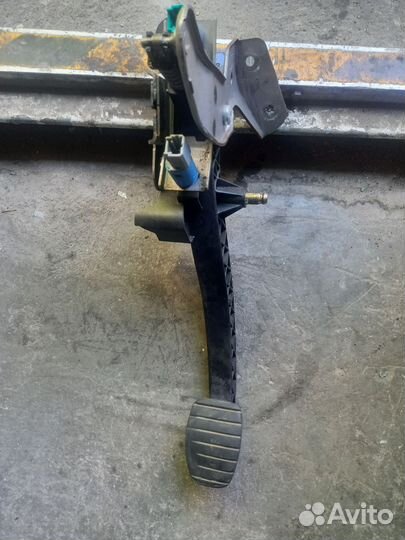 Педаль сцепления Renault Scenic 2